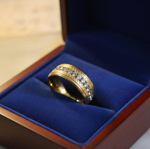 Elegant Gold Women’s Ring